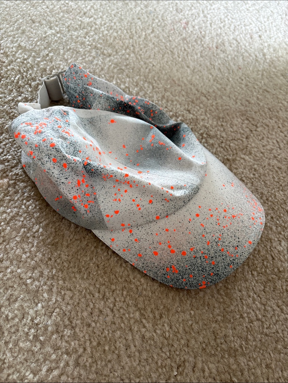 Lululemon poney tail hat